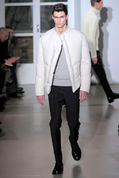 Look 19